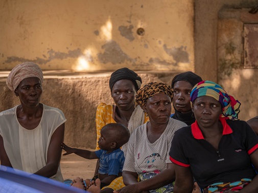 Séance de sensibilisation à la planification familiale par un agent de santé communautaire organisé au Centre de santé de Toukra – N’Djaména / Tchad en septembre 2019 © Julien Geay – Solid Rusk