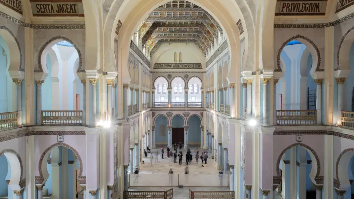 Vue intérieure de la cathédrale Saint-Louis de Carthage